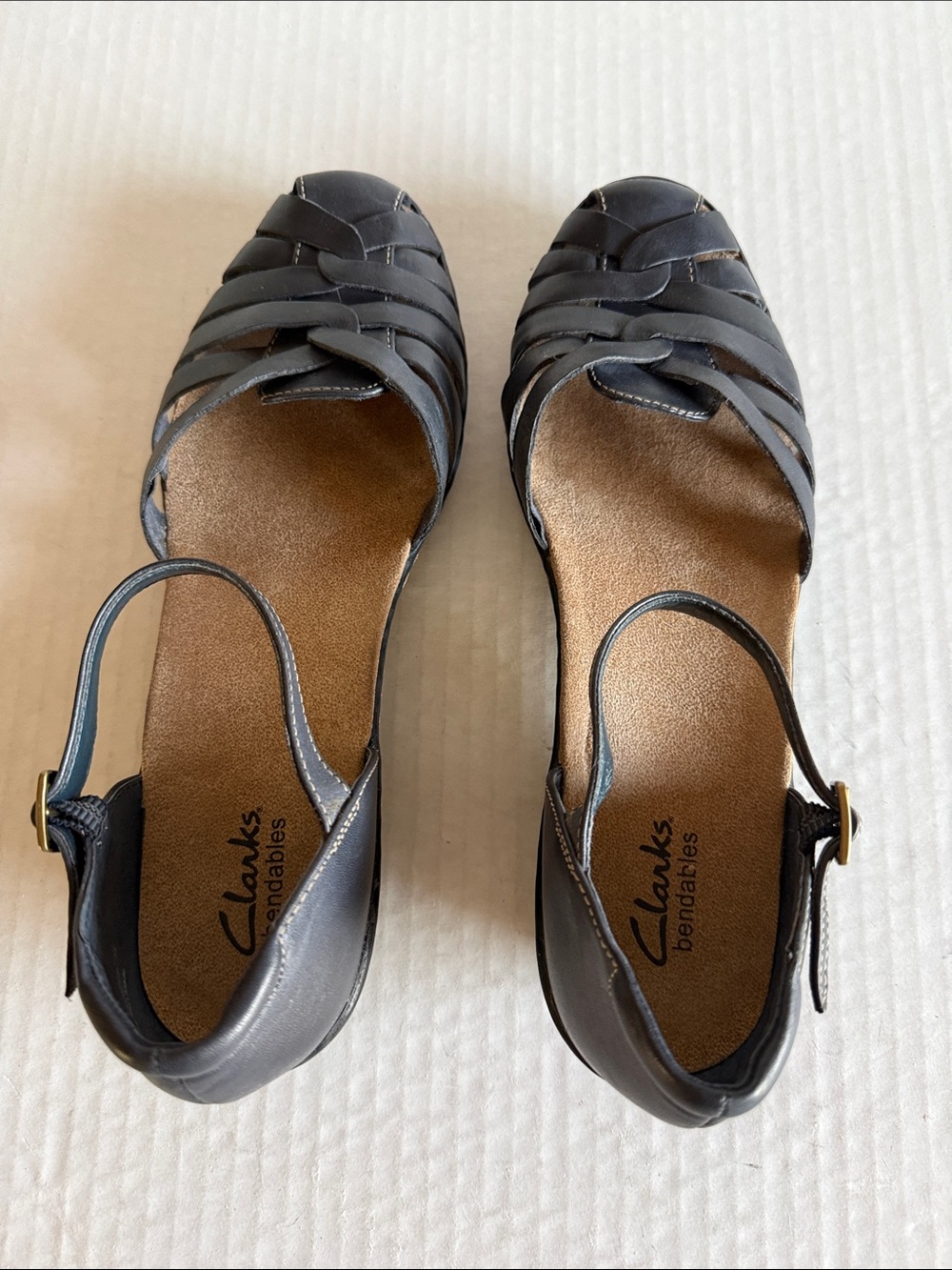 Clark’s Bendables Wendy Land Black Leather Closed Toe Sandals - Picture 9 of 11